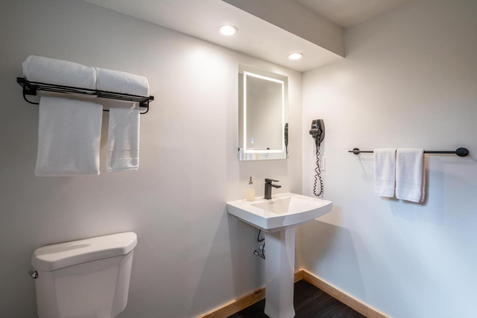 Town House Lodge Lake Placid Bagian luar foto